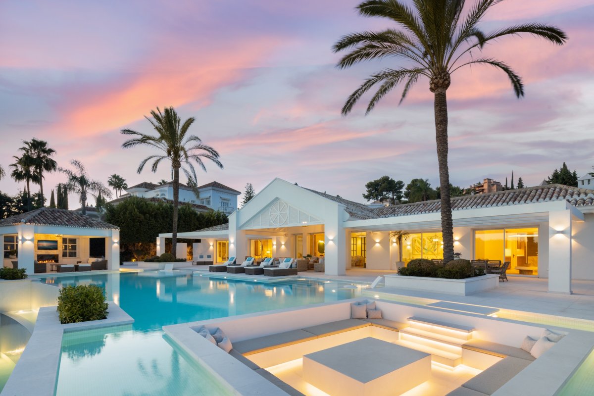 Navigating Marbella's Luxury Real Estate: Essential Tips for 2026