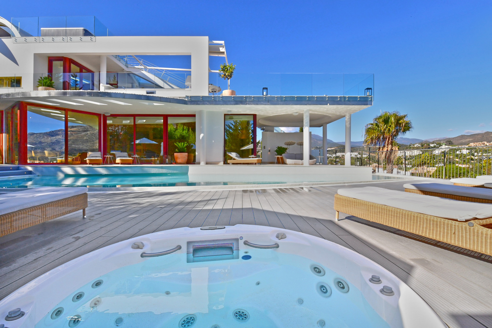 Villa in Nueva Andalucia - MDL218RS