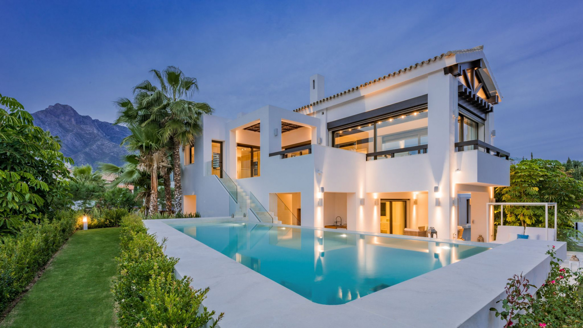 Villa in Marbella Golden Mile - MH178L