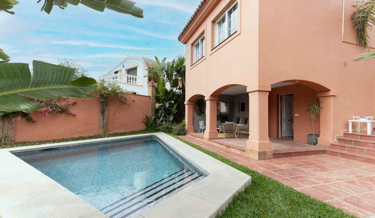 Villa in Nueva Andalucia - MH56L