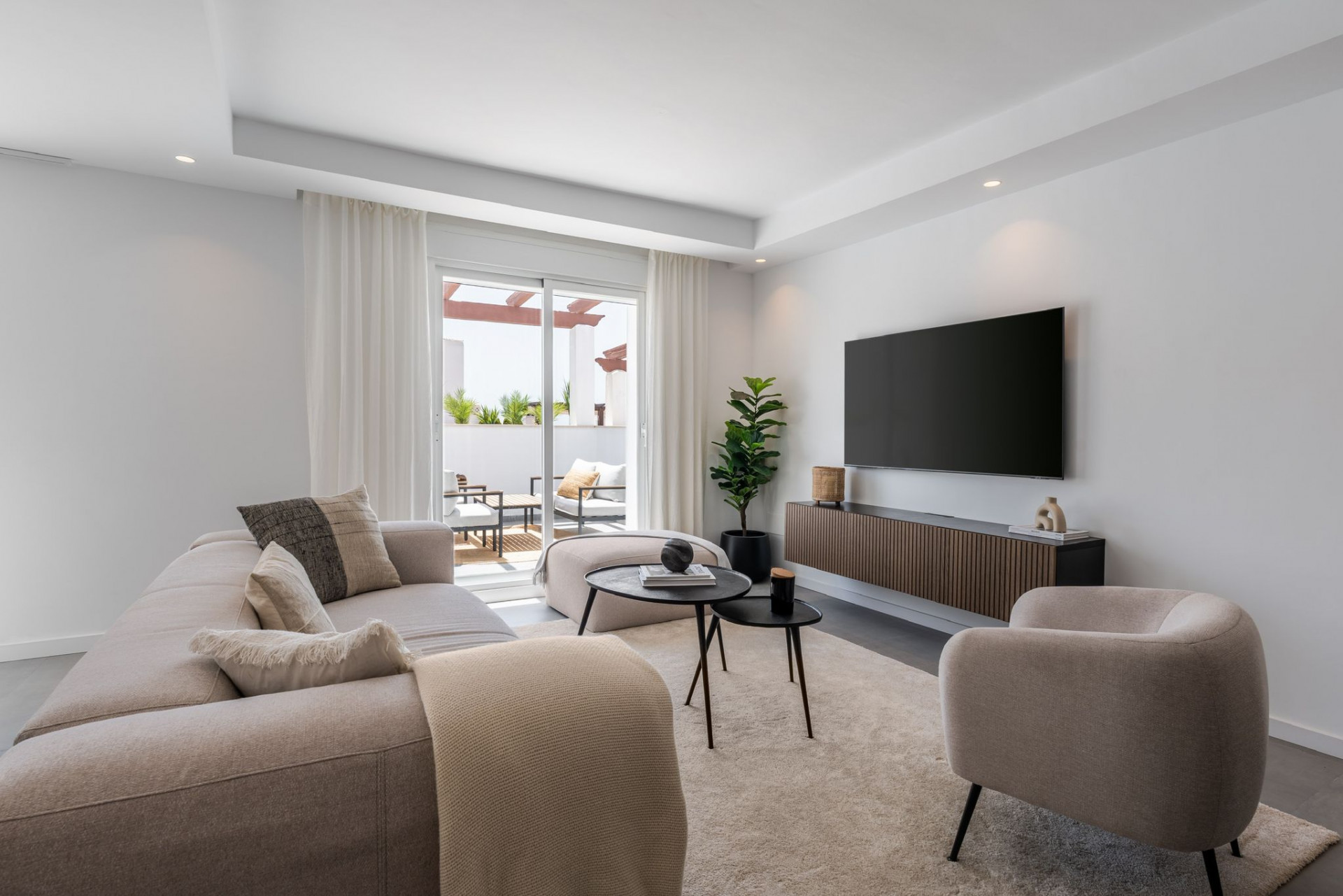 Apartment in Nueva Andalucia - MH66L