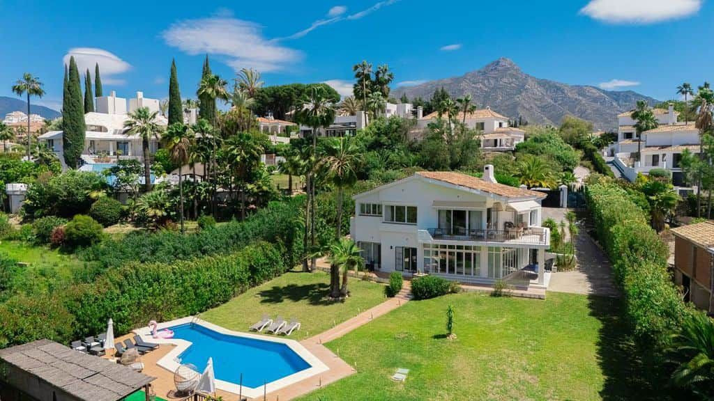 Villa in Nueva Andalucia - MH82L