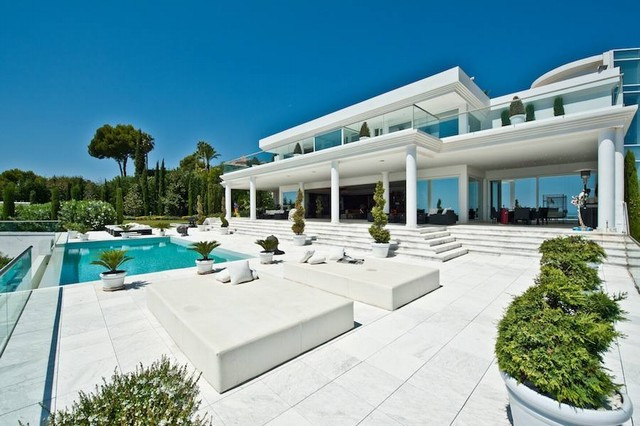 Villa in Marbella - R1944566-Rental