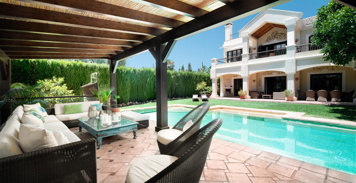 Villa in Marbella - R3930565-Rental