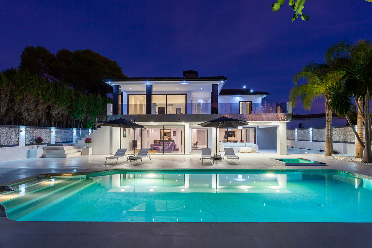 Villa in Los Monteros - R3977839-Rental