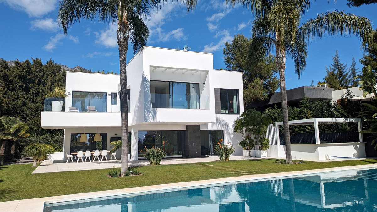 Villa in Marbella - R4670671