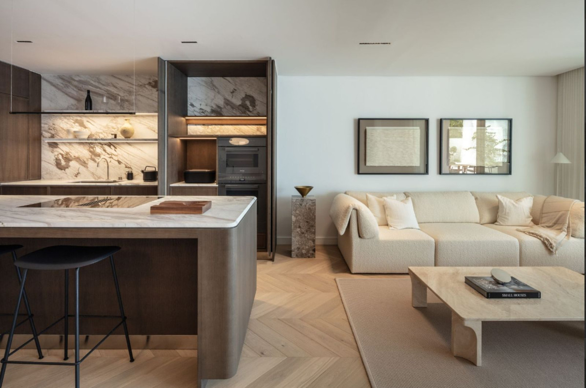 Apartment in Marbella Golden Mile - R4836001