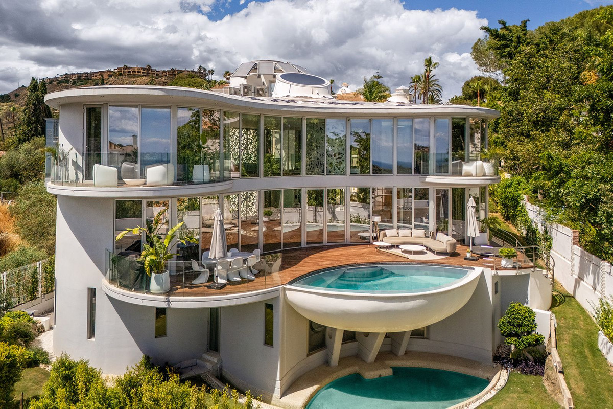 Villa in El Paraiso - R4839289