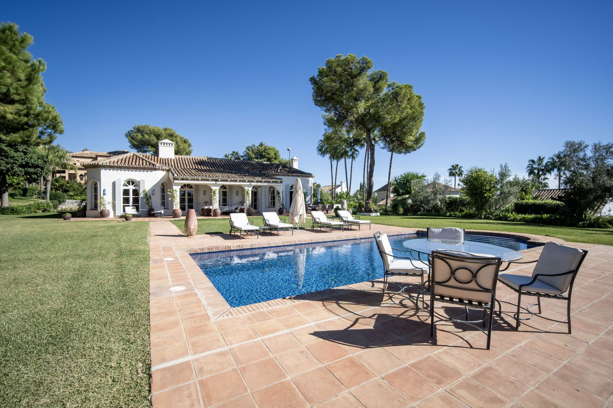 Villa in Marbella Golden Mile - R5150047