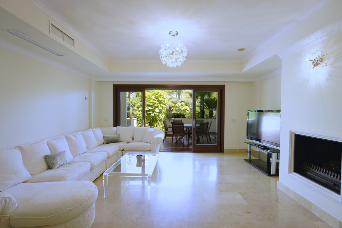 Apartment in Marbella Golden Mile - R5255707-Rental