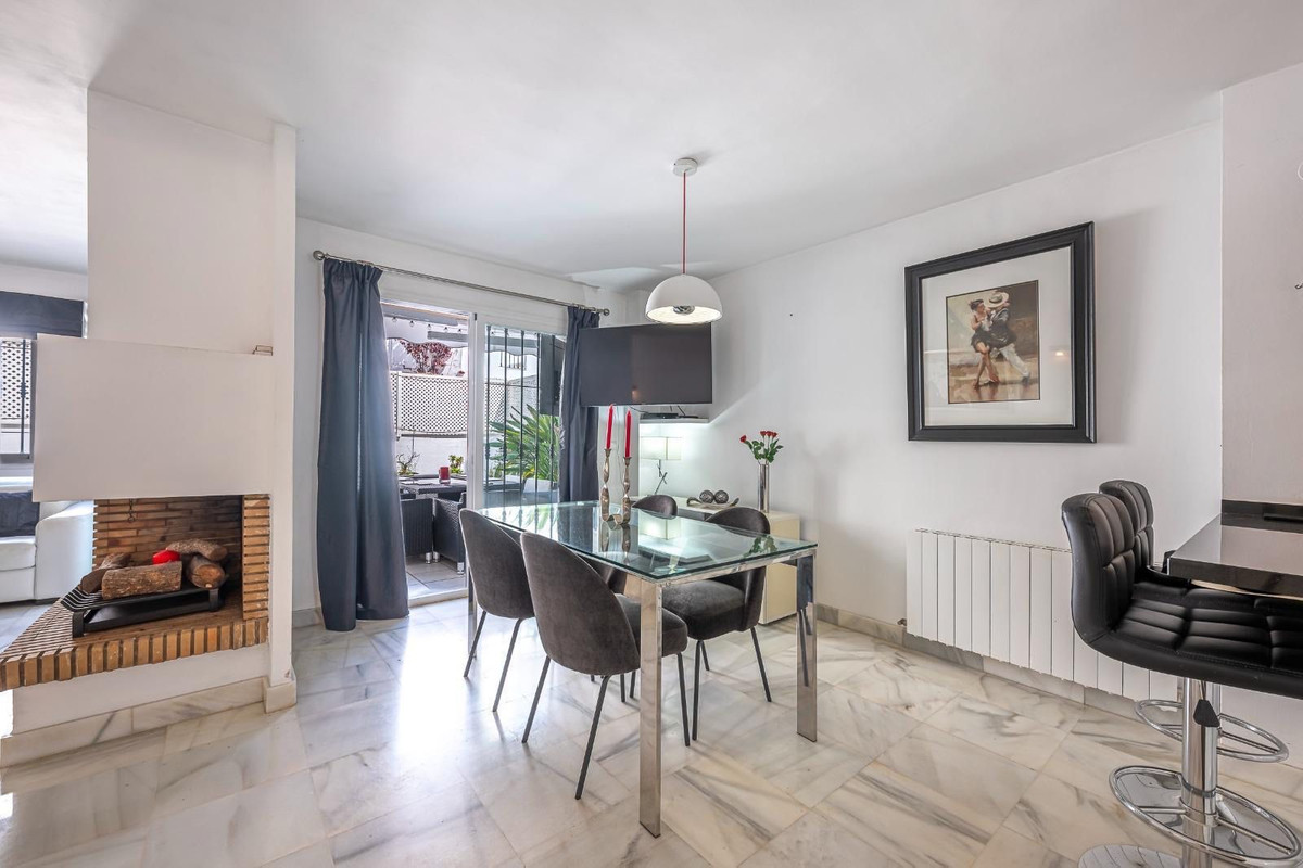 Townhouse in Nueva Andalucia - R5300422-Rental