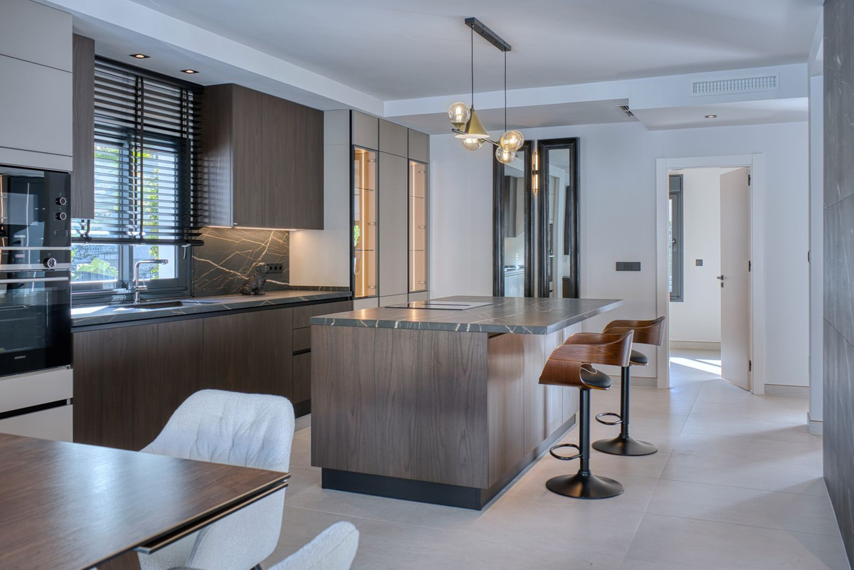 Villa in Nueva Andalucia - R5314408-Rental