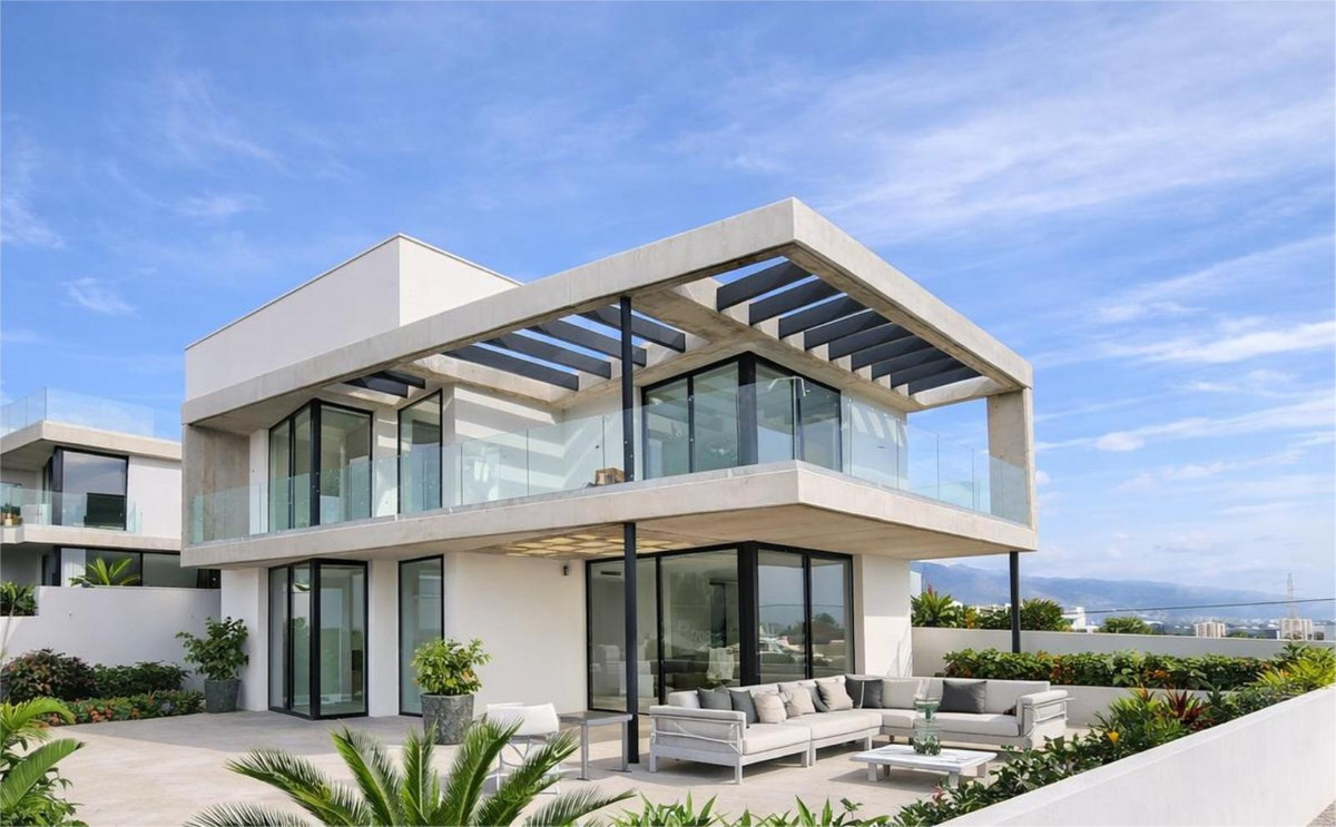 Villa in Nueva Andalucia - R5315608-Rental