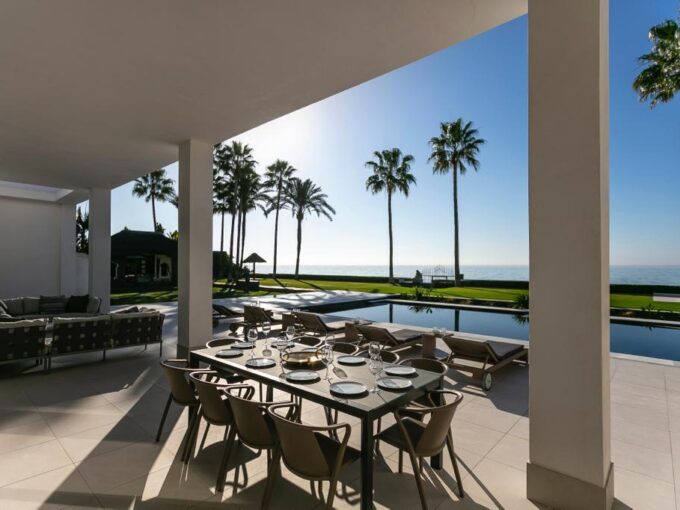 beachfront-villa-monteros-marbella