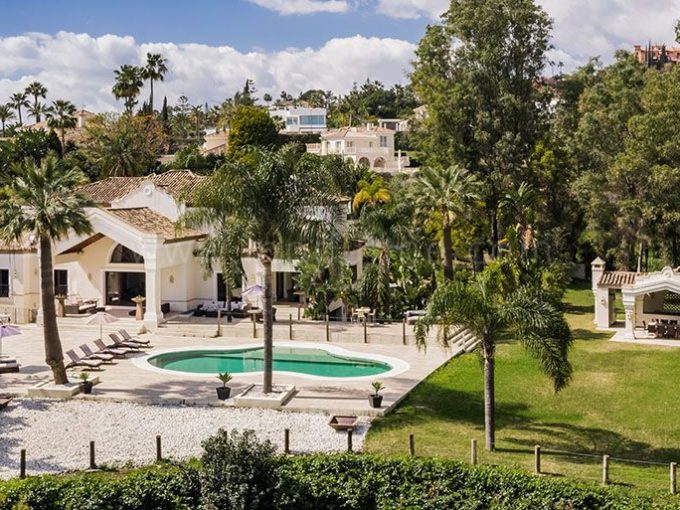 Luxury Golf Front Villa Nueva Andalucia - Marbella Luxury Rentals